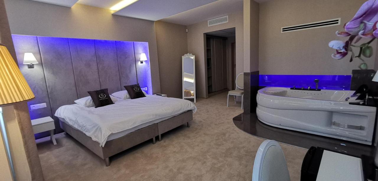 Hotel Sevilla Gold Leczeszyce Kültér fotó