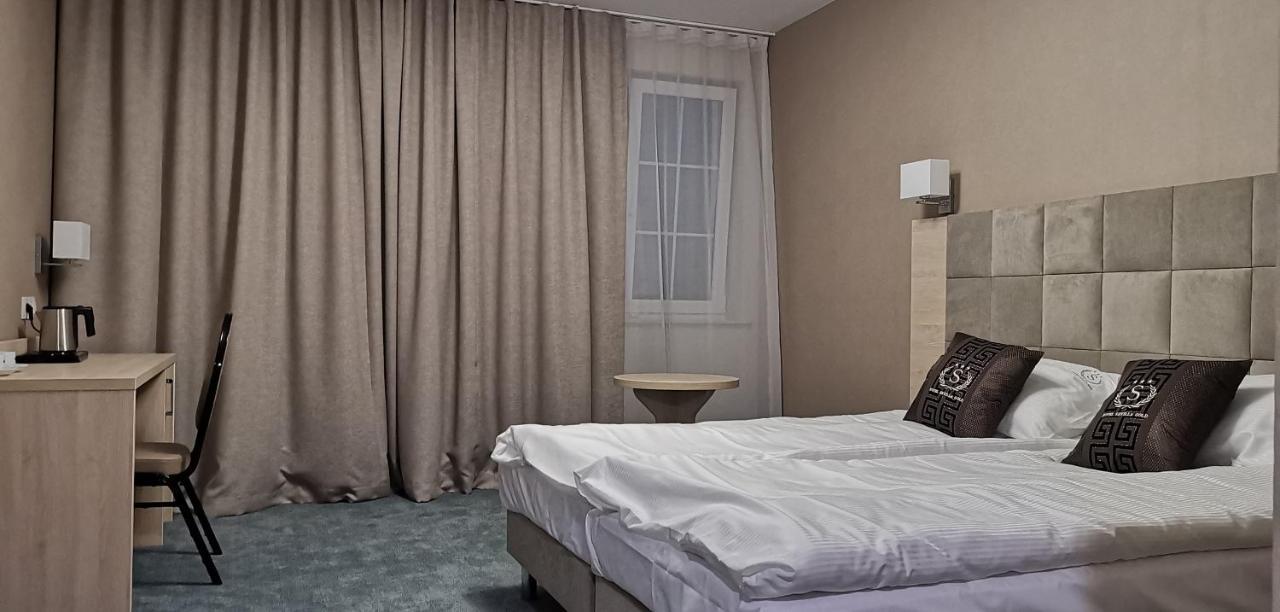 Hotel Sevilla Gold Leczeszyce Kültér fotó