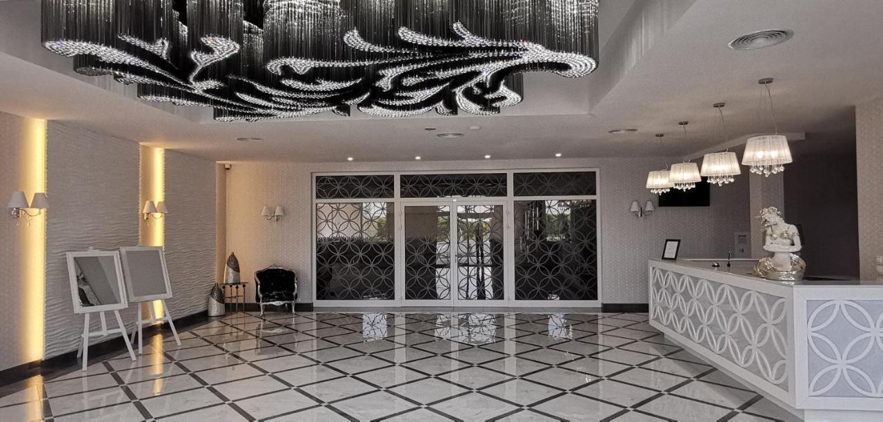 Hotel Sevilla Gold Leczeszyce Kültér fotó